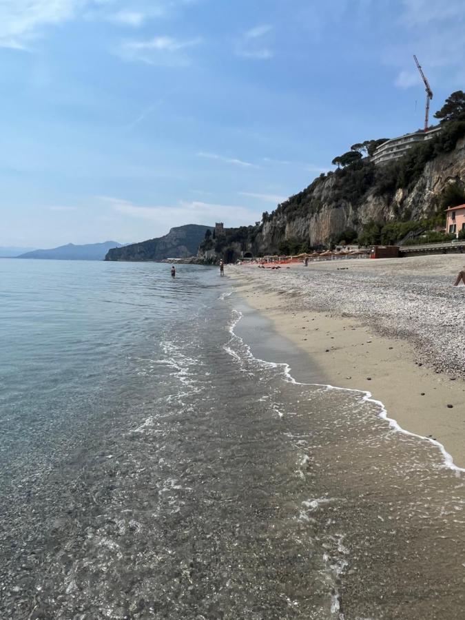 Al 37 Vista Mare E Colline Apartment Finale Ligure Exterior photo